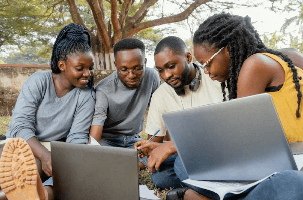 Universities offering Entrance Scholarships in Canada
